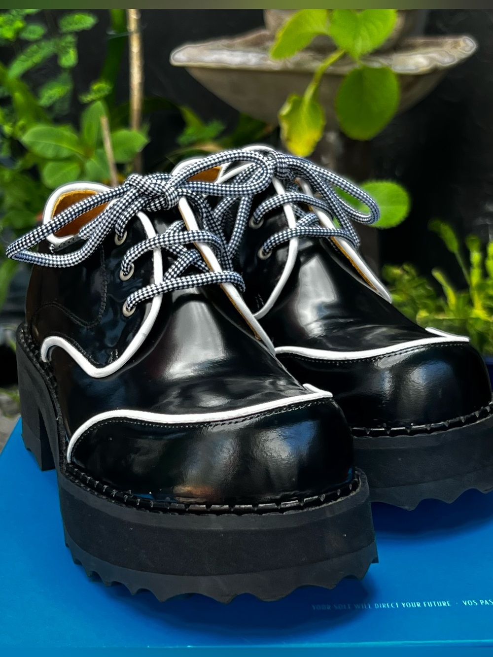 NIB John Fluevog YRSA Black/White Gloss Leather Platform Shoe Women’s 9.5 fits 9